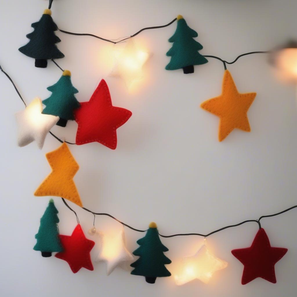 DIY Felt Christmas Lights Garland