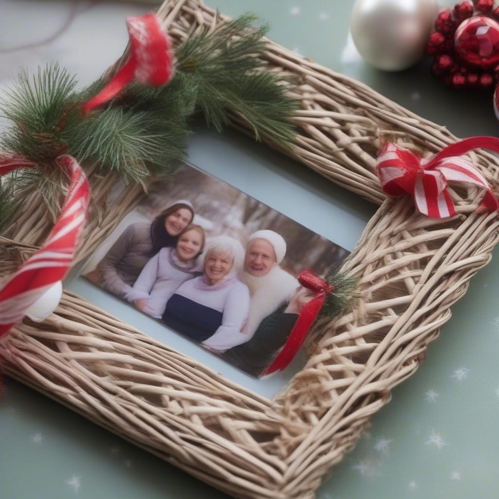 DIY wicker photo frame Christmas decoration