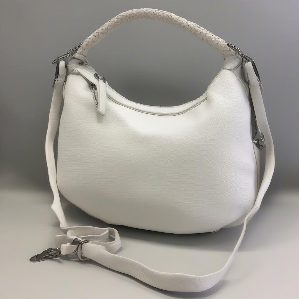 Different Styles of White Hobo Handbags